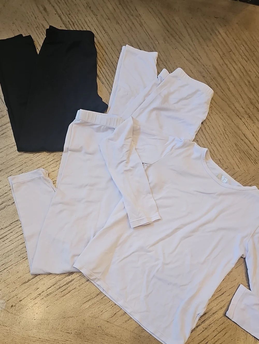 Basic Long Sleeve Top and Leggings Set - White & Black 3 Leggings One Shirt